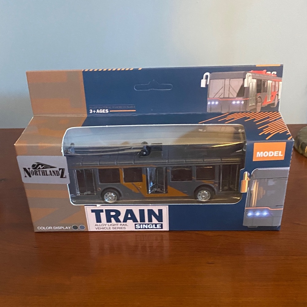 Train. Pull back die cast. 7” long. NWT